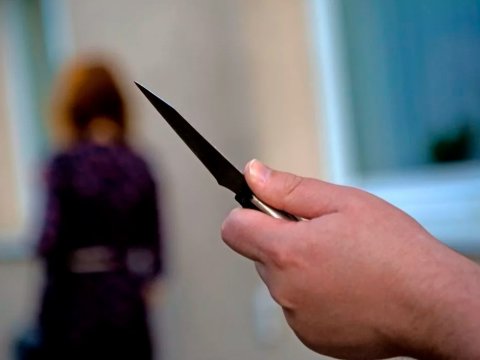 49 yaşlı qadın ürəyindən bıçaqlandı
