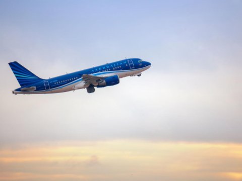 AZAL Moskvaya uçuşların bərpasını TƏKZİB ETDİ
