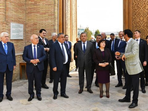 Sahibə Qafarova Həzrəti İmam Məscid kompleksində - FOTO