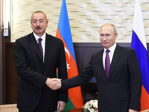 Putin İlham Əliyevi təbrik etdi