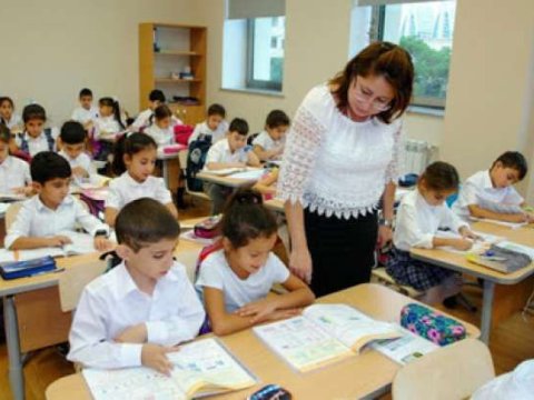 Bütün məktəblər ənənəvi qaydada fəaliyyət göstərir