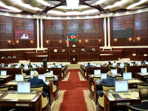 Parlament daha bir qanuna dəyişiklik etdi