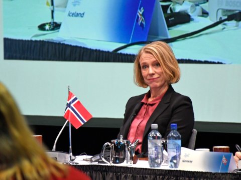 Daha bir ölkə rus diplomatlarını ölkədən qovur