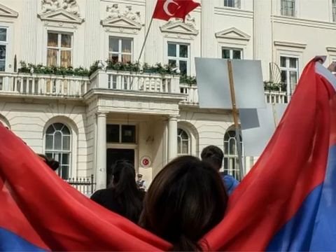 Ermənilər Türkiyə ilə barışmaq İSTƏMİR
