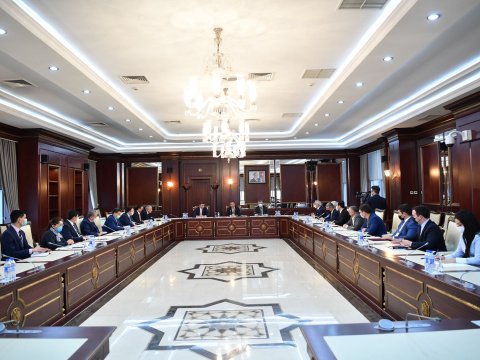 Deputatlar Elman Rüstəmovun işdən çıxarılmasından DANIŞDILAR