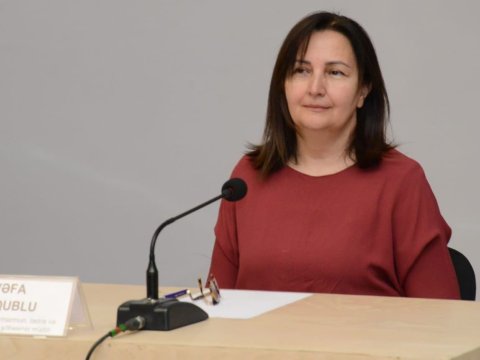 Nazirlik rəsmisindən uşağını rus bölməsinə qoymaq istəyənlərə ETİRAZ