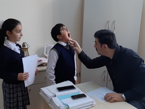 Poliklinikalar şagirdlərə 20 manatlıq “sağlamlıq arayışı” verir - Rəsmilər fakt istəyir