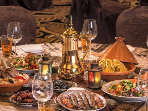 “İftar süfrəsində turşu olmayıb” – Restorandan AÇIQLAMA