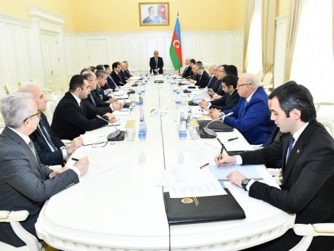 Operativ Qərargah məhdudiyyətlərin ləğvini MÜZAKİRƏ EDİR