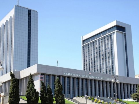 Qanunlara dəyişiklik edildi