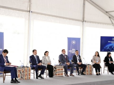 Zəfər Qurultayınının ikinci günü 