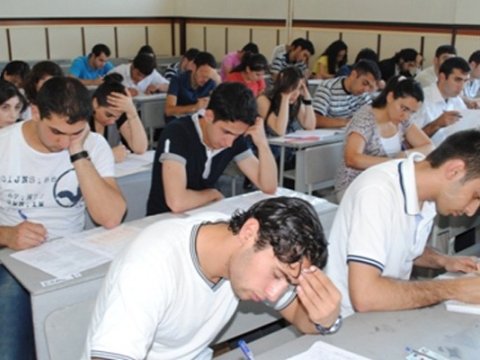 İmtahana sənədsiz gəldilər, “Ağıllı” saat da işə yaramadı  