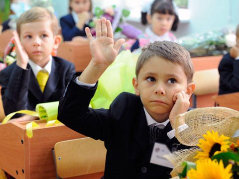 Ana dili tədris edilməyən özəl məktəblərin lisenziyaları geri alınacaq