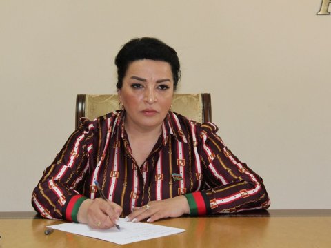 Deputat Bərdədə seçicilərin şikayətlərini dinlədi