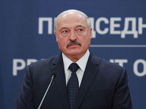 “Diz çökənə qədər bizi sıxacaqlar” - Lukaşenko