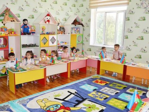 Bağçalarla bağlı yenilik - Nazir sualları cavablandırdı