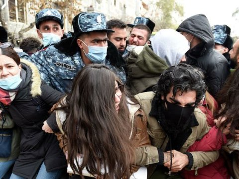 İrəvanda daha bir aksiya: “Nikol satqındır” - VİDEO