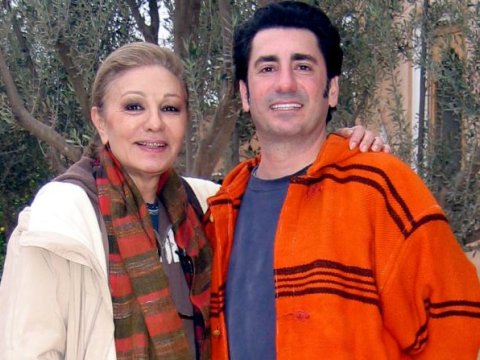 İran şahının azərbaycanlı arvadı intihar edən oğlu ilə şəklini YAYDI