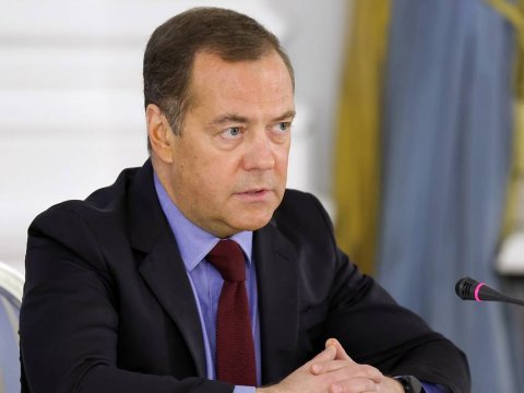 “Sülh müqaviləsi olmayacaq...” - Medvedev 