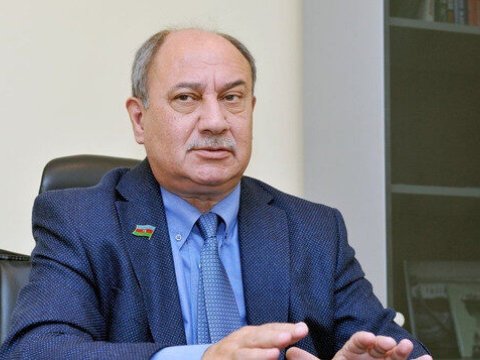 Azərbaycanda Putini dəstəkləyən partiya sədri: “Zelenski havalanıb”