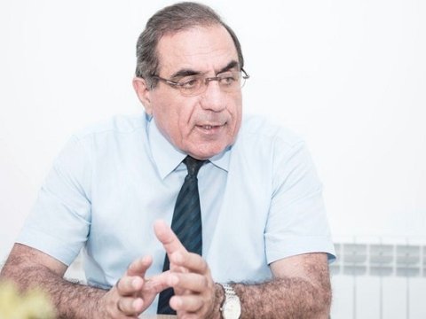 Qabil Hüseynli səhhətindən danışdı: “Yoldaşım müalicə edir”