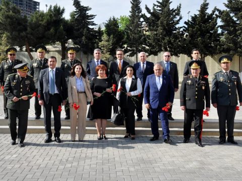 Deputatlar Hərbi Liseyi ziyarət ediblər