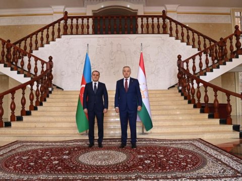 XİN başçısı tacikistanlı həmkarı ilə görüşüb