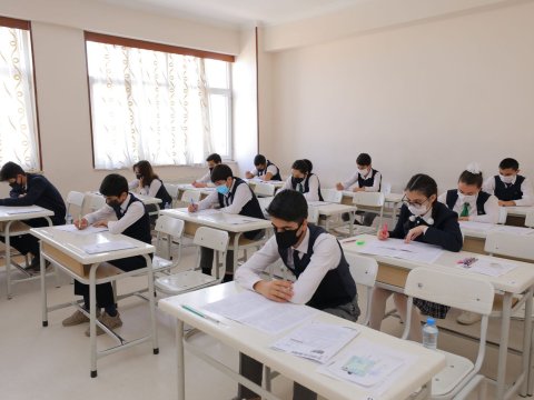 700-ə yaxın şagirdin qiyməti DƏYİŞDİRİLDİ