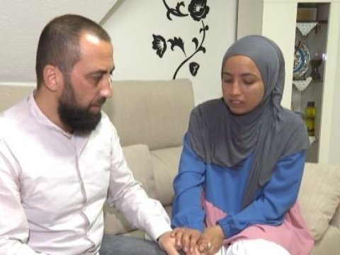Alman polisindən türk ailəyə qarşı vəhşilik - FOTO