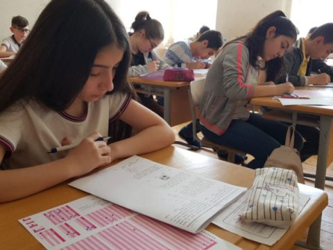 İmtahandan qeyri-məqbul qiymət alanların nəzərinə