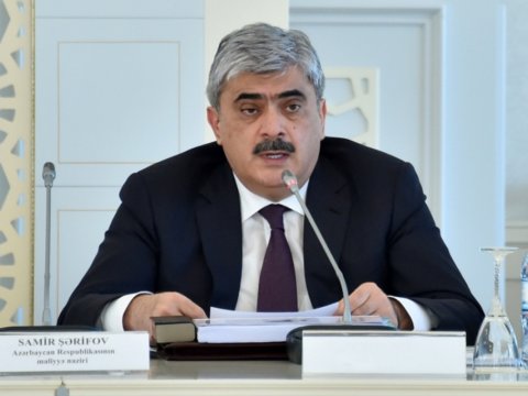 Nazir qazın qiymətini müqayisə edəndə, maaşdan niyə danışmadı?