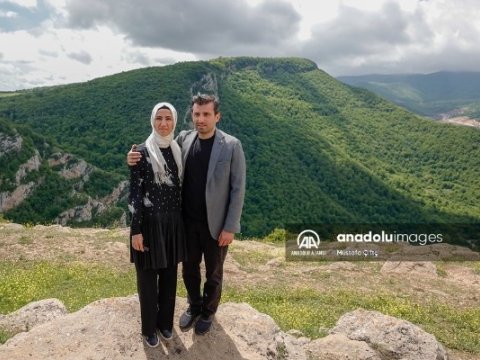 Bayraktar xanımı ilə Cıdır düzündə - FOTOLAR