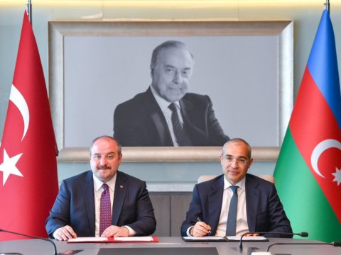 Azərbaycanla Türkiyə arasında iqtisadi sənəd imzalandı