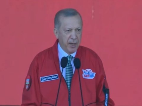 Ərdoğan Bakıda Əhməd Cavadın şeirini səsləndirdi