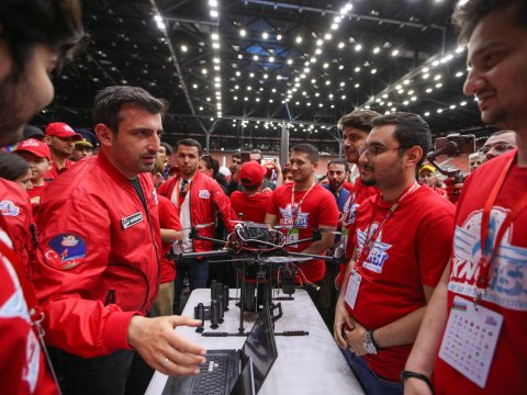 Bayraktardan Bakı paylaşımı: “Həyəcan keçirdim”