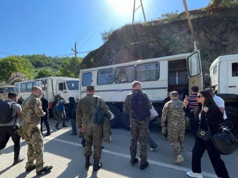 Xarici diplomatlar Kəlbəcərə getdilər