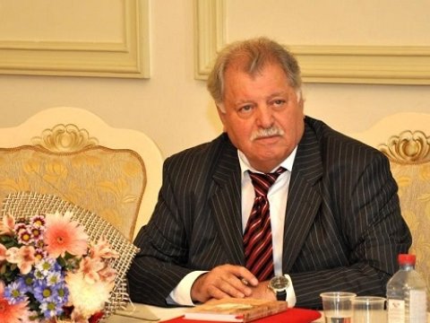 Ədəbi tənqidin QURBANINA...