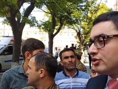 Qarabağ qaziləri nazirliyin qarşısında ETİRAZ ETDİ