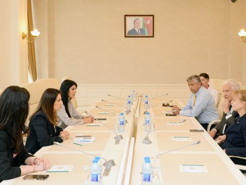 Los-Ancelesdəki fəxri konsullar Milli Məclisdə