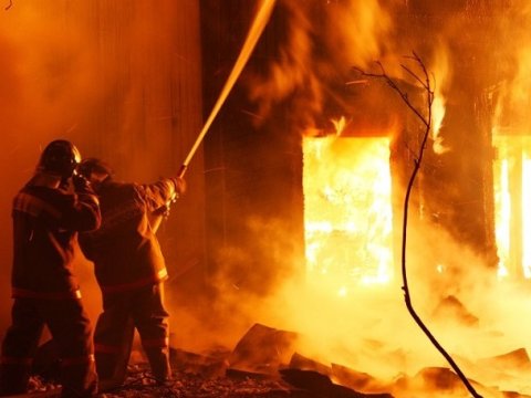 Konteyner anbarı yandı: 15 ölü, yüzlərlə yaralı