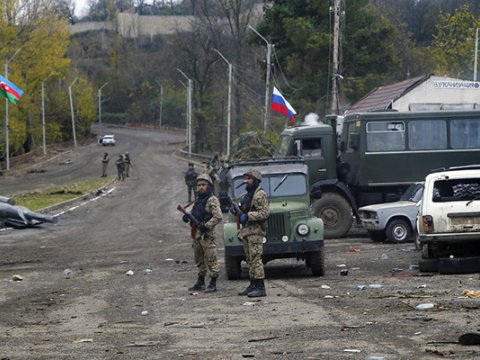 Rusiya hərbçiləri Laçına qayıdan azərbaycanlılara problem YARADIR