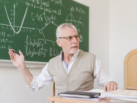 Yaşı 55-i keçən müəllimlər narahat olmasınlar - RƏSMİ