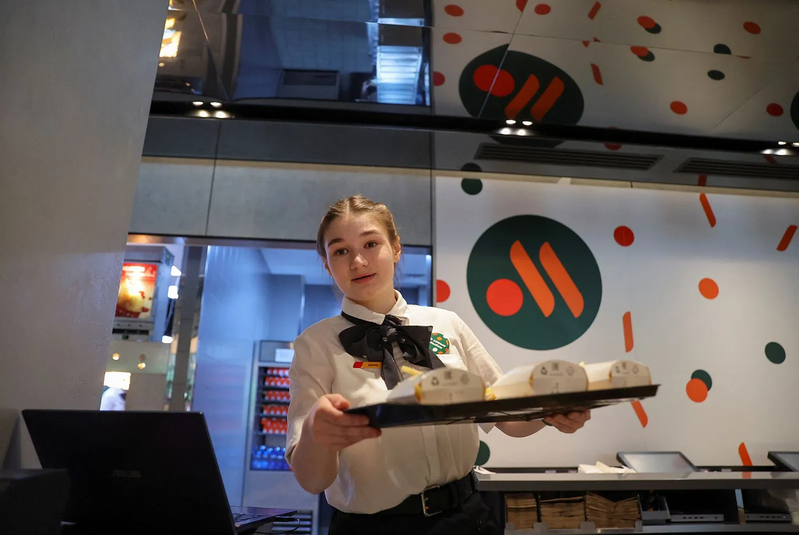 Rusiya özünün “McDonalds”ını açdı - FOTOLAR