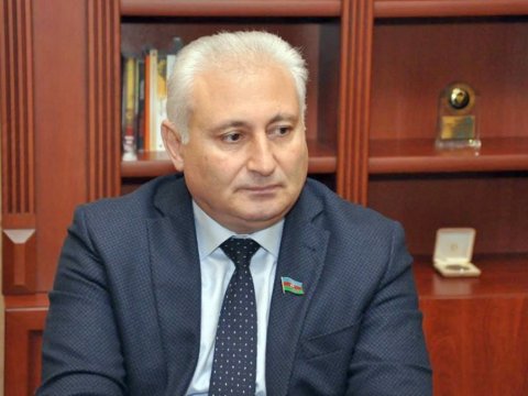 Deputat işçi qrupuna rəhbər seçildi