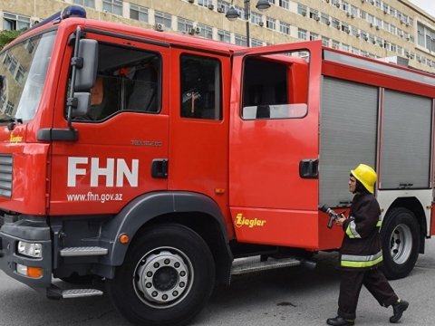 Avtomobil təmiri sexində yanğın başladı