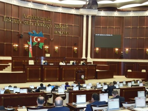 Büdcəyə dəyişikliklər ilk oxunuşda qəbul edildi - YENİLƏNİB