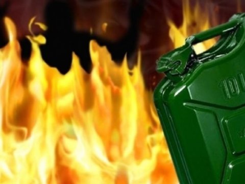 Yevlaxda DƏHŞƏT - Qohumunu öldürüb, sonra yandırdı