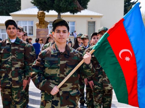 Kollecə qəbul olan oğlanlar əsgər getməsin?