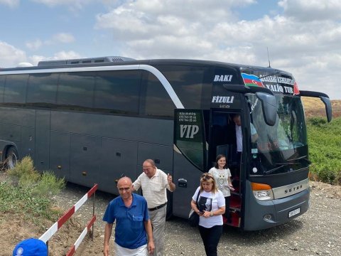 Füzuli avtobusu ilk sərnişinlərini vətənə çatdırdı