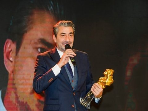 Məşhur aktyor çəkiliş vaxtı infarkt keçirdi